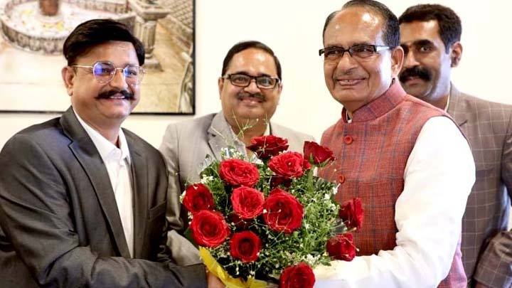 मुख्यमंत्री श्री चौहान से राधास्वामी सत्संग ब्यास के पदाधिकारियों ने की भेंट
